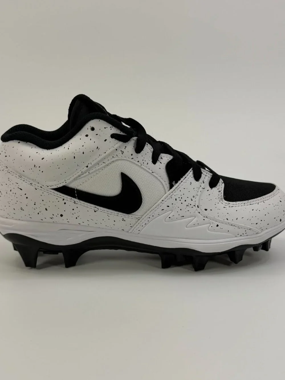 Jordan Stadium 90 Low TD 'White Black' HQ0210-100 Football Multi Size